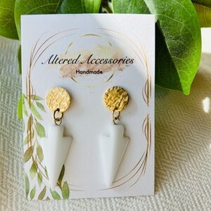 2/$30 Gold and White Arrowhead Earrings